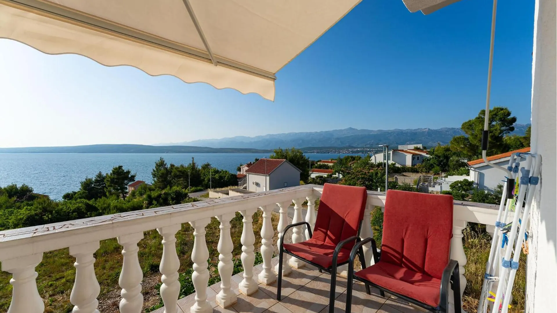 Awesome Apartment In Novigrad With Kitchen